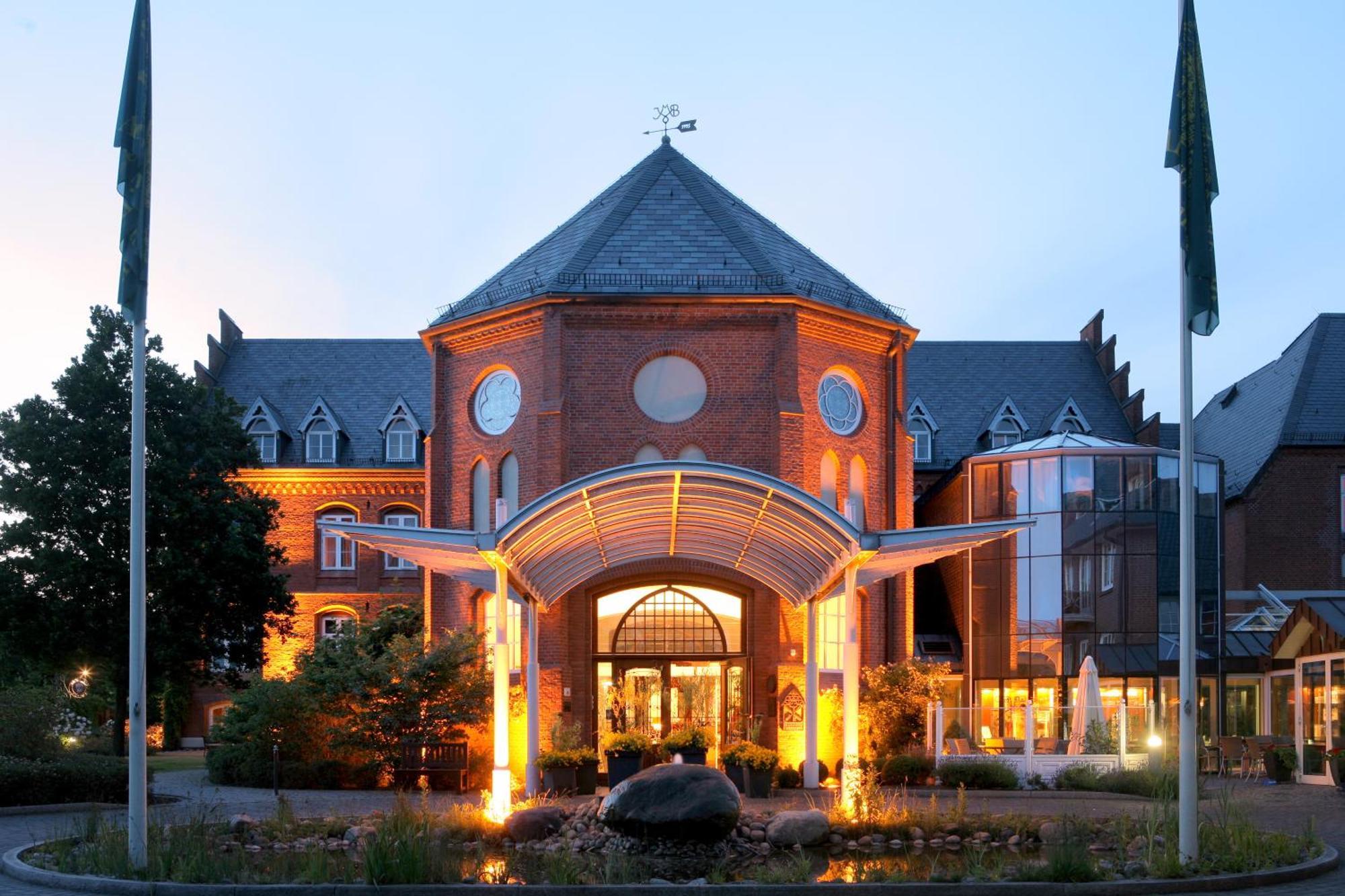 Hotel Altes Gymnasium ฮูซุม ภายนอก รูปภาพ