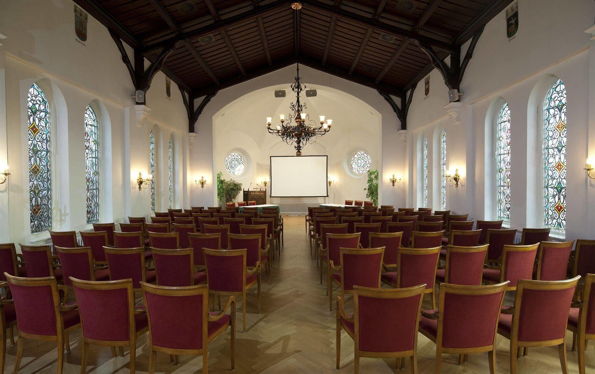 Hotel Altes Gymnasium ฮูซุม ภายนอก รูปภาพ
